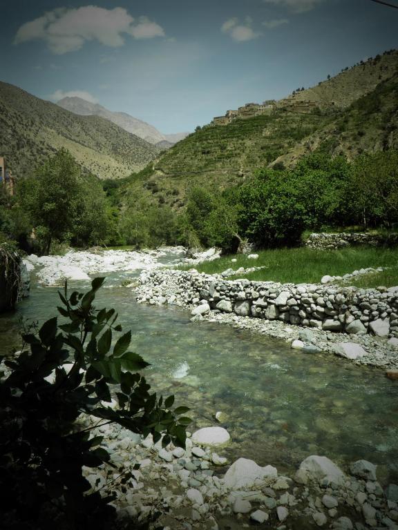 Au Bord De L'Eau Hotel Setti Fatma Luaran gambar